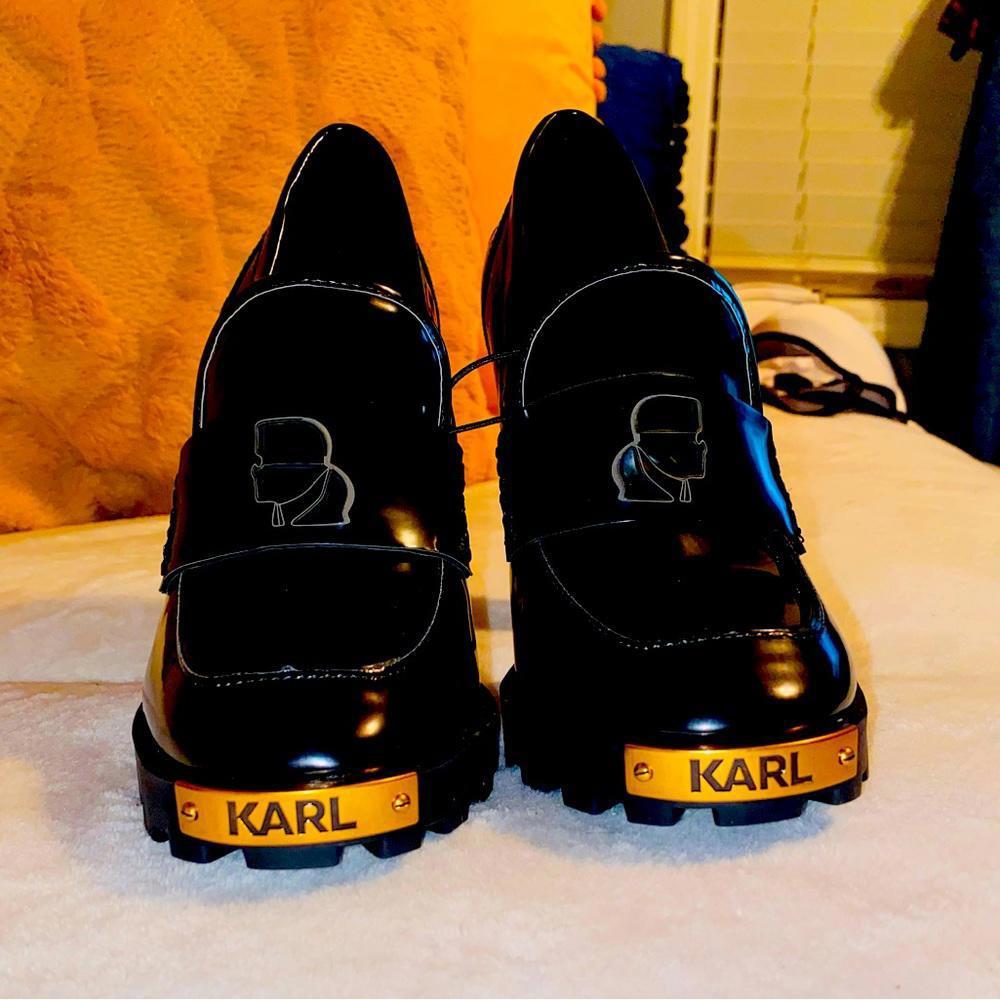 NWT Karl Lagerfeld Paris Black w Gold "Karl" High Heel Shoes. Size 7.5